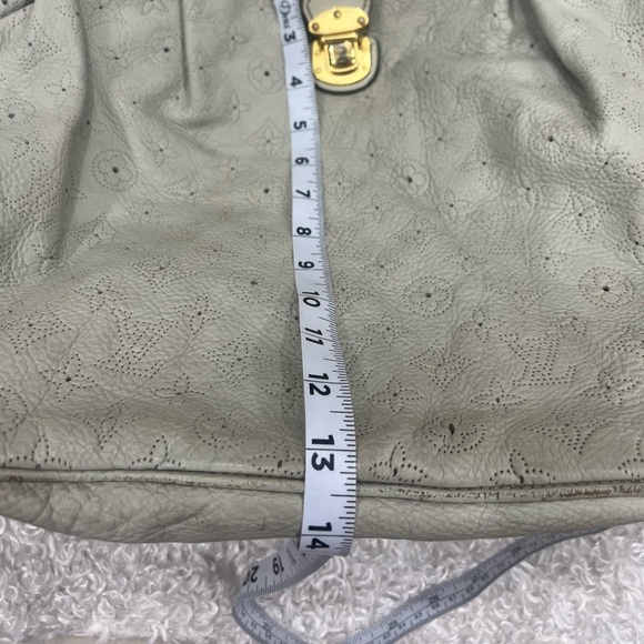 Louis Vuitton Hobo Mahina Leather Bag - Picture 16 of 16